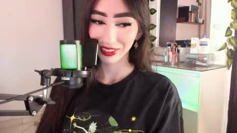 Mel  online show from November 5, 2025, 5:07 am