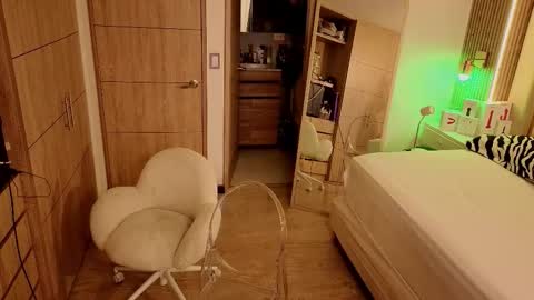 Nyxy online show from February 21, 2026, 11:00 am