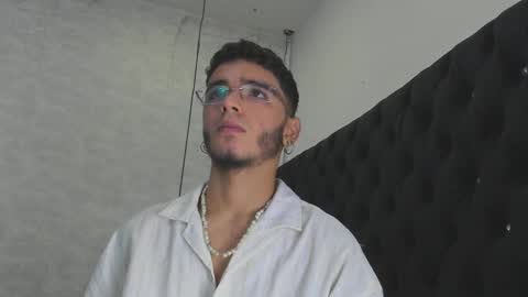 IAN CASTILLO online show from February 15, 2025, 11:06 am