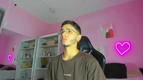 IAN CASTILLO online show from February 24, 2025, 11:10 am