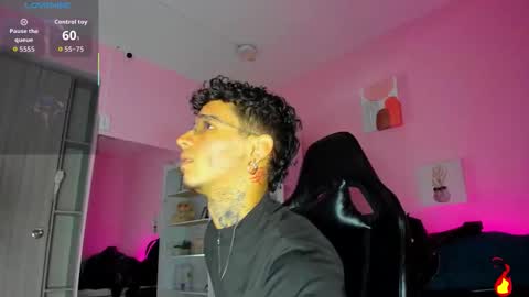 IAN CASTILLO online show from November 24, 2025, 11:21 am