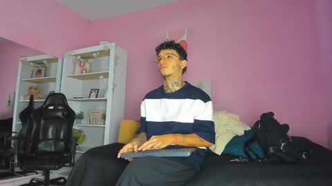 IAN CASTILLO online show from November 29, 2025, 11:13 am