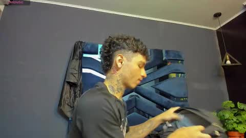 IAN CASTILLO online show from January 14, 2026, 11:16 am