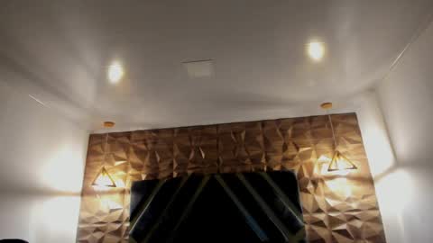 IAN CASTILLO online show from April 6, 2026, 11:11 am