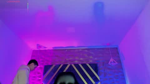 IAN CASTILLO online show from April 9, 2026, 11:15 am