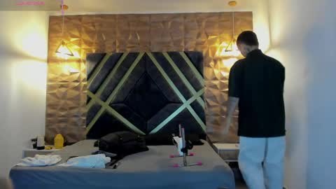 IAN CASTILLO online show from April 11, 2026, 11:14 am