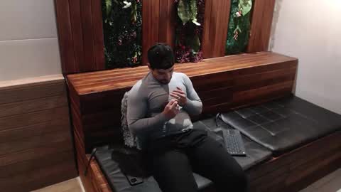 Ian Davis online show from October 13, 2025, 11:43 am