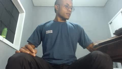 ian_tuner online show from December 4, 2024, 4:16 pm