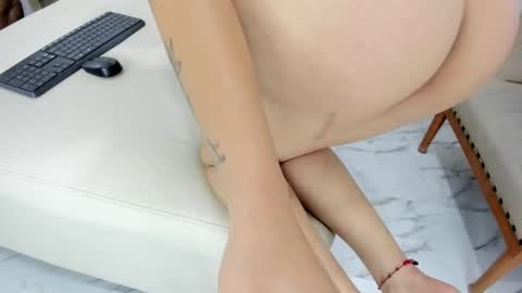 Snapshot of iana_mei chatting on January 15, 2026, 3:27 pm iana_mei online show from January 15, 2026, 3:27 pm