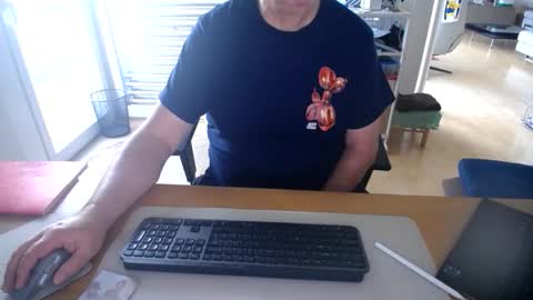 iandy12 online show from November 19, 2025, 7:08 am