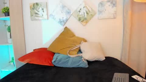 ian  online show from November 6, 2025, 2:56 am