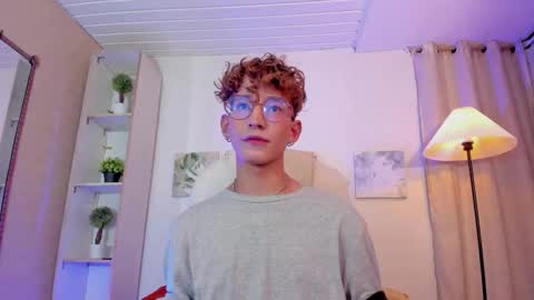 ian  online show from December 2, 2025, 3:45 am