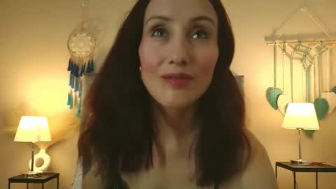 Iberian Moon online show from February 24, 2026, 5:44 pm