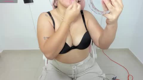 ibeth_diaz online show from November 26, 2025, 3:18 am