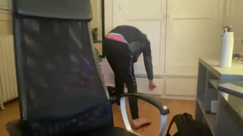 John online show from November 7, 2025, 7:19 am