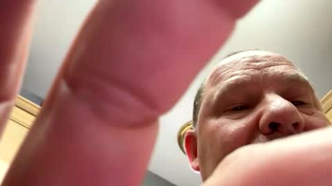 icanmakeyousquirt69 online show from April 9, 2026, 6:46 pm