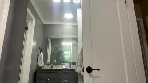 icanmakeyousquirt69 online show from June 7, 2026, 4:55 pm