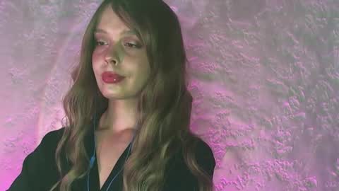 Nina online show from September 19, 2025, 10:32 pm