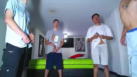 THOMAS AND DAMIAND online show from September 12, 2025, 1:22 pm