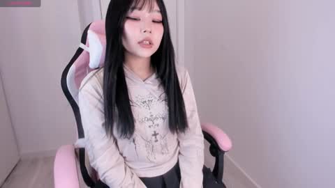 Hitomi   online show from December 24, 2024, 6:55 am