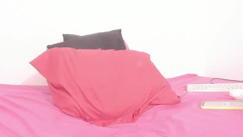 IckyXo online show from February 7, 2025, 1:22 pm