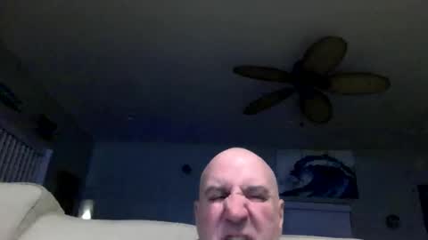 icumming online show from December 17, 2025, 2:06 am