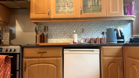 icums4u online show from April 1, 2026, 3:42 pm