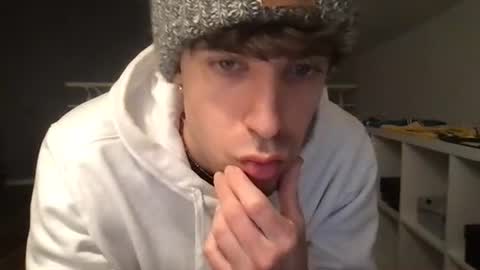 Snapshot of icyninesix chatting on December 20, 2024, 7:39 pm icyninesix online show from December 20, 2024, 7:39 pm