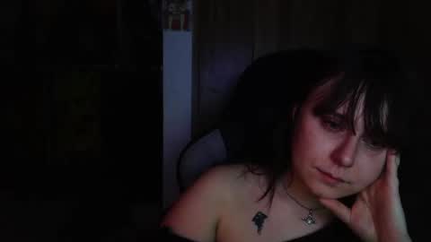 idamilliscent online show from March 17, 2026, 5:33 am