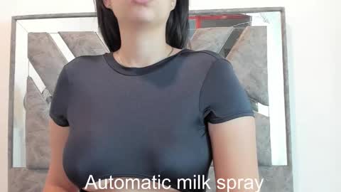 Snapshot of idarazanin24 chatting on December 17, 2025, 11:38 am Idara Zanin online show from December 17, 2025, 11:38 am