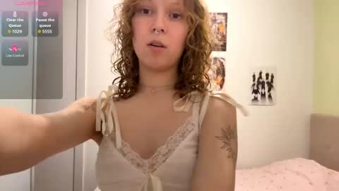Snapshot of idellwold chatting on April 18, 2026, 4:00 pm Sarah online show from April 18, 2026, 4:00 pm