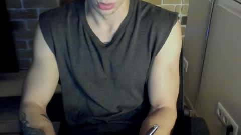 yo online show from November 18, 2025, 8:24 pm