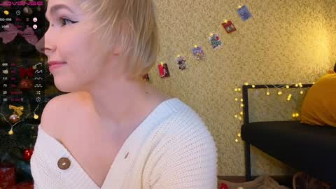 Emmy  help me reach 100 thumbs up online show from December 26, 2024, 6:22 pm