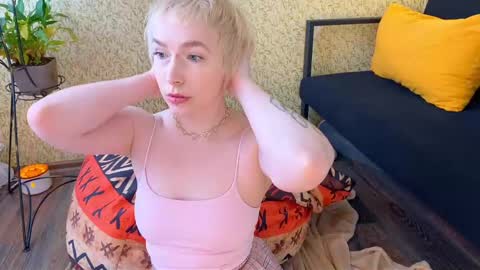 Emmy  help me reach 100 thumbs up online show from March 11, 2025, 9:45 am