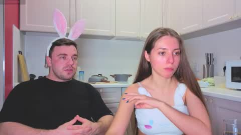 Julia and Mira online show from October 31, 2025, 7:59 pm