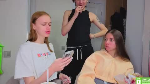 Julia and Mira online show from February 9, 2026, 10:08 am