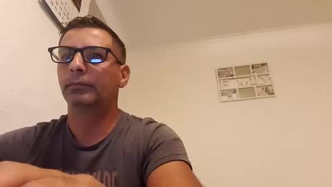 ihtiandar1008 online show from October 12, 2025, 4:55 am