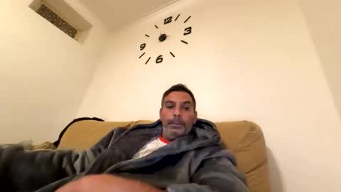 ihtiandar1008 online show from November 8, 2025, 10:19 pm