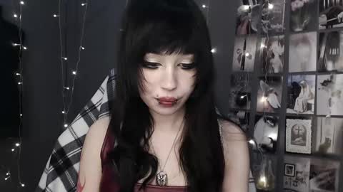 iiiiiiis online show from May 31, 2026, 10:33 pm