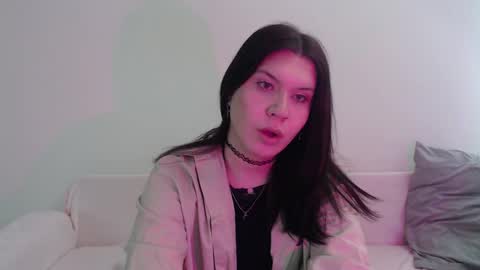 Vella online show from October 1, 2025, 9:37 am