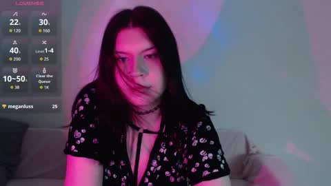 Vella online show from October 19, 2025, 2:40 pm