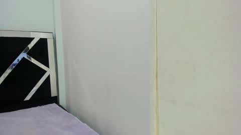 Isabella online show from October 3, 2025, 1:08 pm