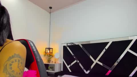 Isabella online show from November 29, 2025, 1:14 pm