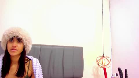 Isabella online show from March 21, 2026, 11:04 am