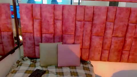 iisalombardi online show from October 5, 2025, 9:02 pm