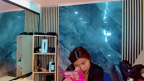 iisalombardi online show from October 21, 2025, 3:18 am