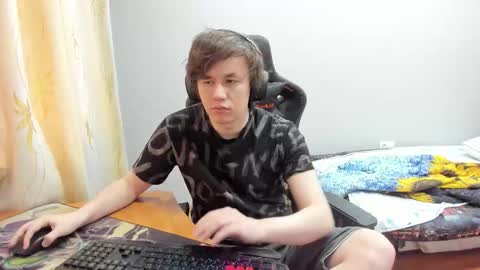 iliaskris online show from September 26, 2025, 1:37 pm