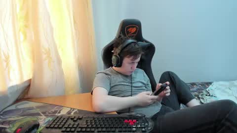 iliaskris online show from June 7, 2026, 12:42 pm