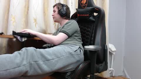 Snapshot of iliaskrisloveee chatting on February 22, 2026, 5:00 pm lord online show from February 22, 2026, 5:00 pm