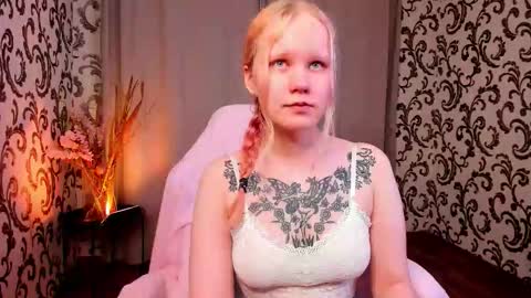 Annie online show from September 26, 2025, 3:43 am